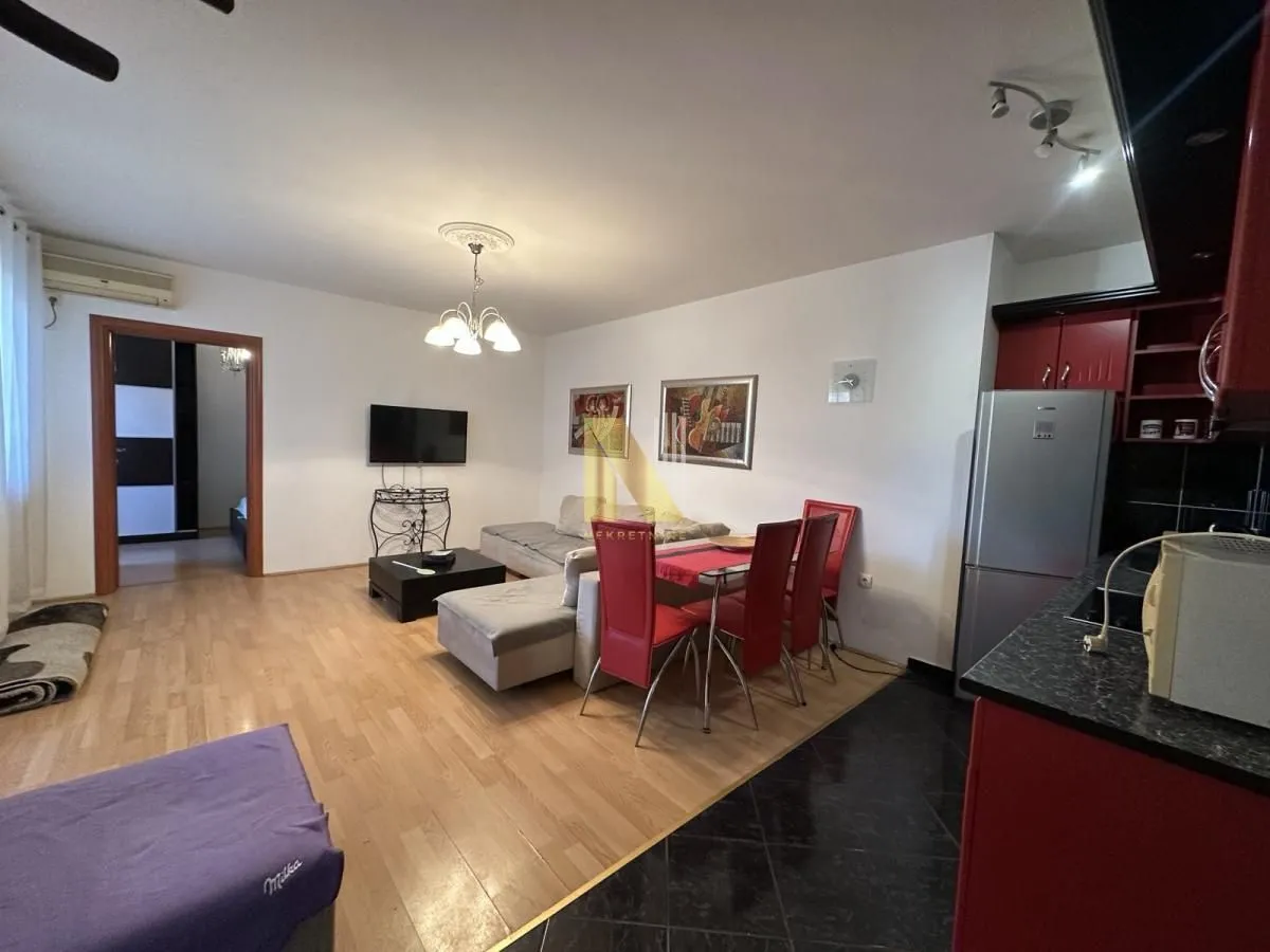 Prodaja, dvosoban stan, 59m², Centar, Novi Sad
