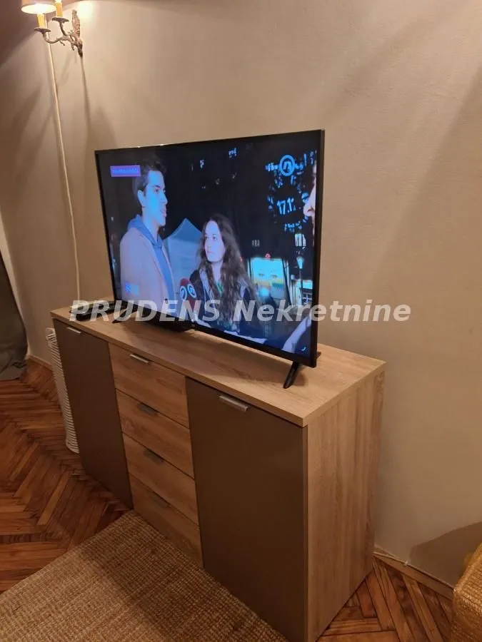 Izdavanje, jednosoban stan, 25m², Stari Grad, Beograd