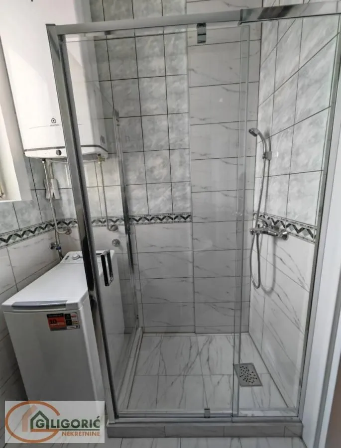 Izdavanje, dvosoban stan, 34m², Skadarlija, Beograd