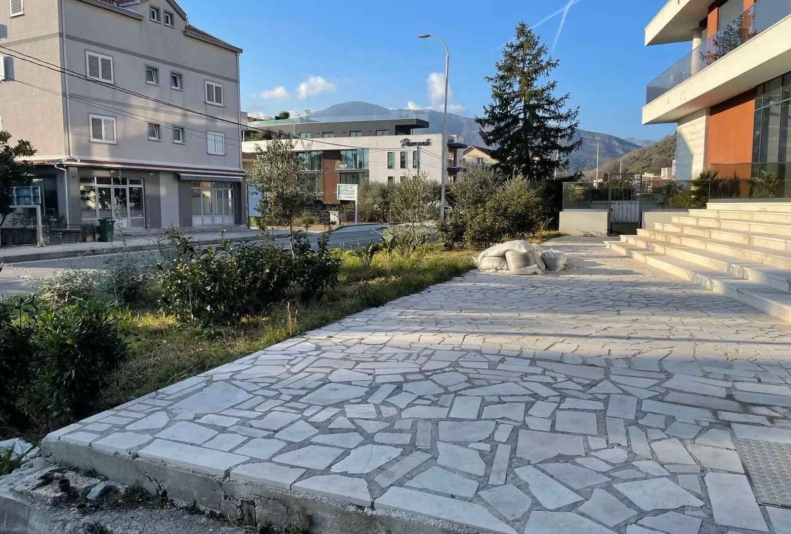 Rent, office space, 271m², Donja Lastva, Tivat