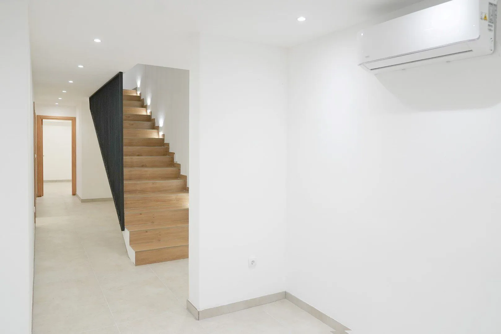 Sale, house, 420m², Blizikuće, Budva