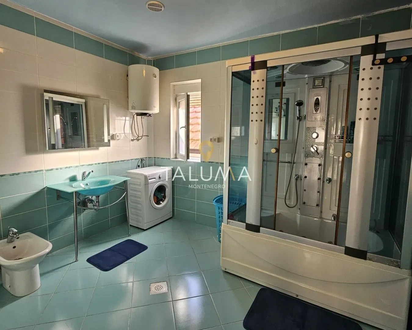 Izdavanje, trosoban stan, 130m², Gornja Gorica, Podgorica