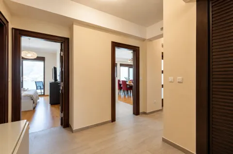Rent, three bedroom apartment, 140m², Škaljari, Kotor - image 11