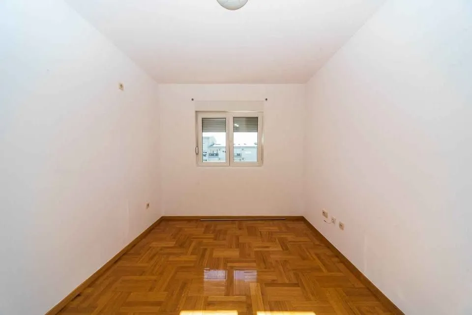Rent, apartment, 52m², Podgorica, Crna Gora