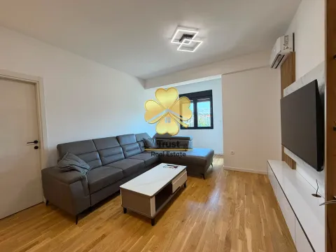 Izdavanje, dvosoban stan, 58m², Stari Aerodrom, Podgorica - image 2
