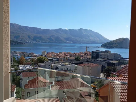 Izdavanje, jednosoban stan, 55m², Budva, Crna Gora - image 2