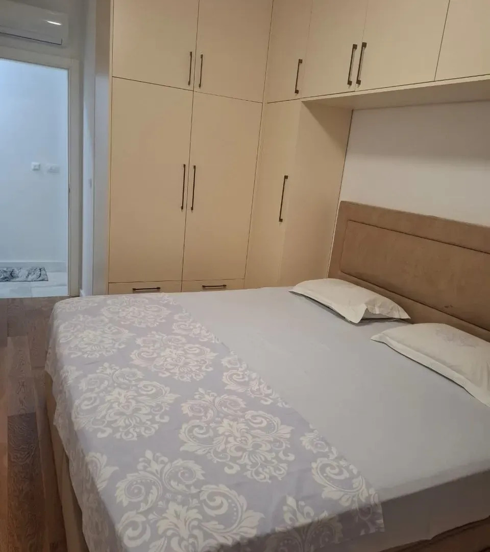 Rent, two bedroom apartment, 60m², Kalimanj, Tivat