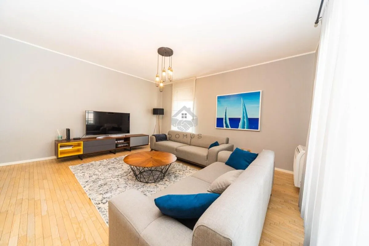 Izdavanje, trosoban stan, 95m², Dalmatinska ulica, Podgorica