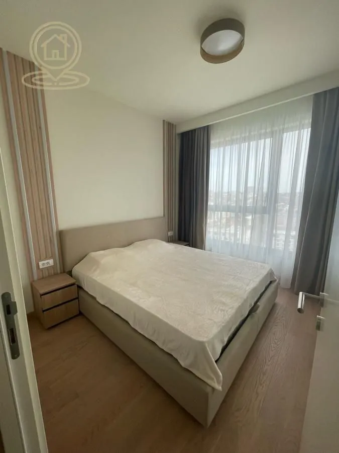 Izdavanje, trosoban stan, 82m², Savski Venac, Beograd