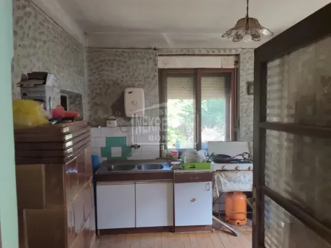 Sale, house, 163m², Železničko Naselje, Subotica - image 4