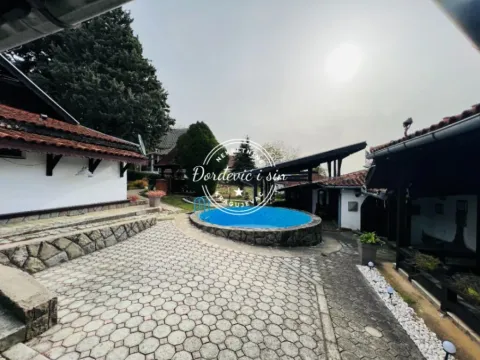 Sale, house, 340m², Knić, Srbija - image 13