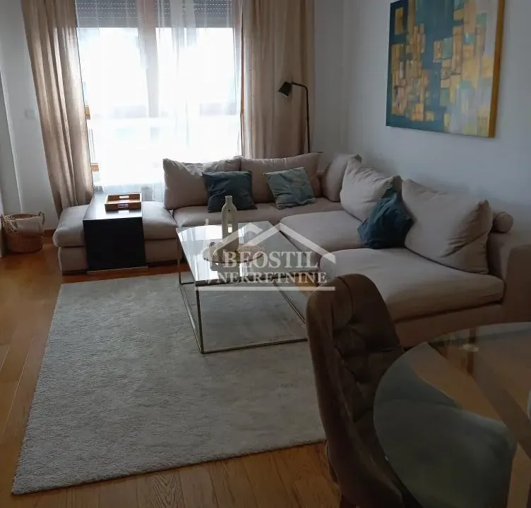 Izdavanje, trosoban stan, 85m², Novi Beograd Blok 65, Novi Beograd Sve Podlokacije