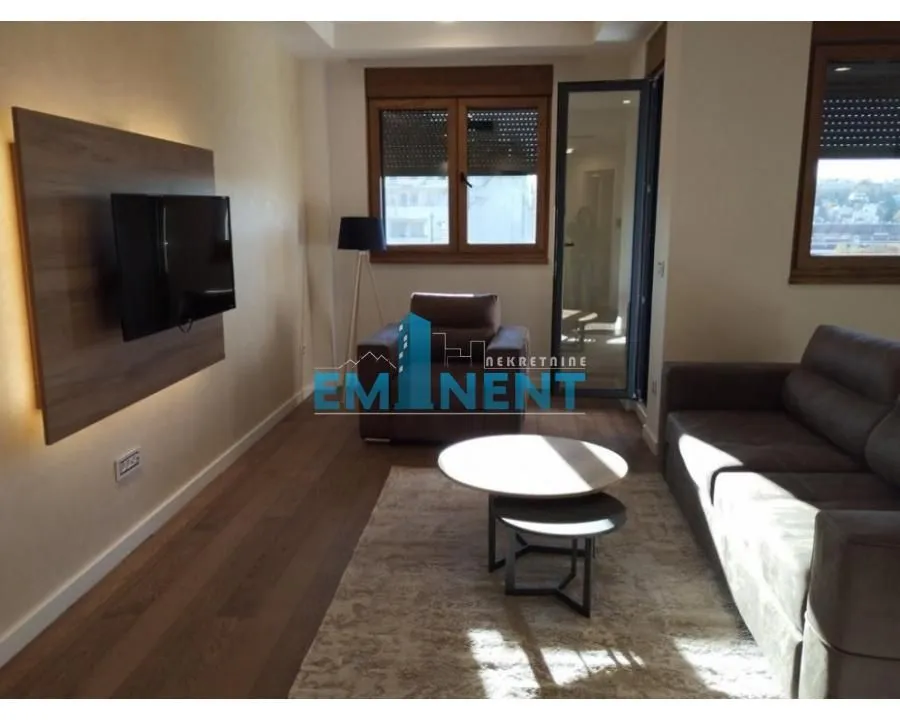 Izdavanje, trosoban stan, 75m², Autokomanda, Voždovac Sve Podlokacije