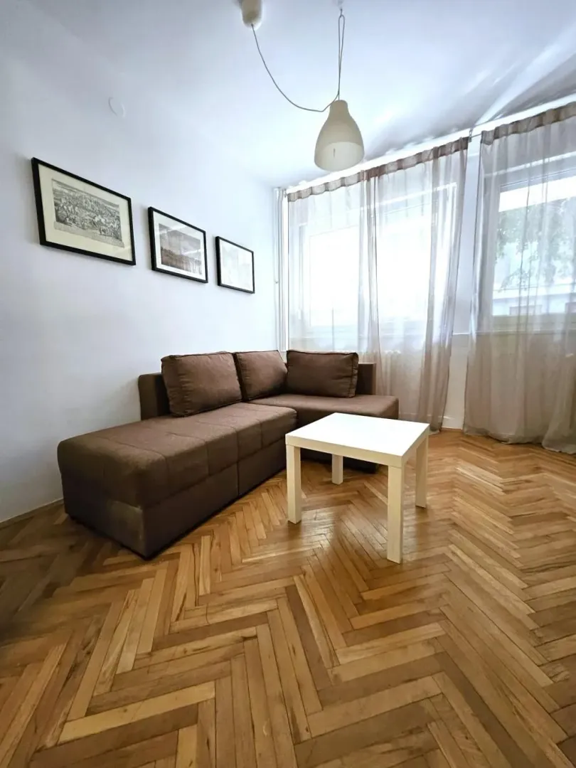 Izdavanje, dvosoban stan, 41m², Stari Grad, Beograd