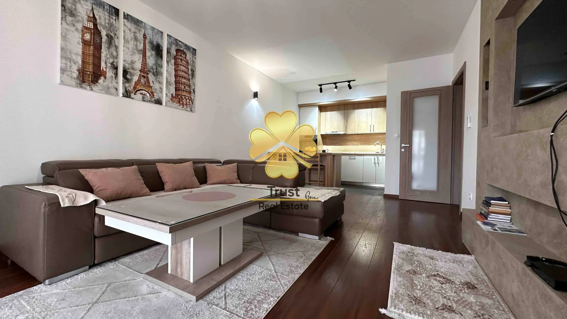 Izdavanje, dvosoban stan, 72m², Master Kvart, Podgorica