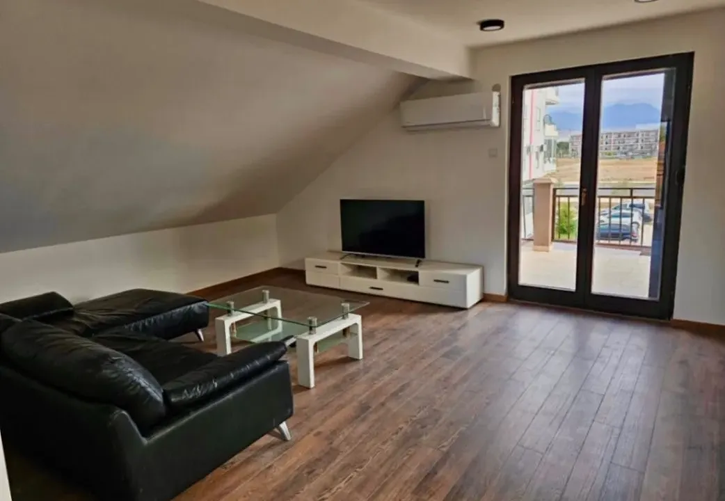 Izdavanje, jednosoban stan, 75m², Stari Aerodrom, Podgorica