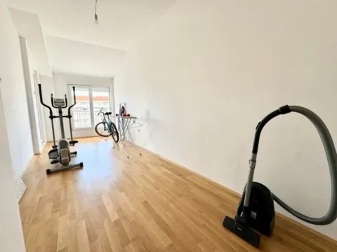 Izdavanje, dvosoban stan, 75m², Ljubović, Podgorica - image 6