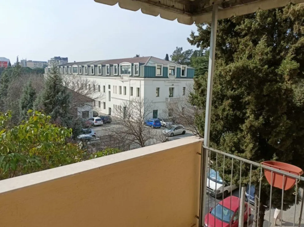 Izdavanje, trosoban stan, 80m², Centar, Podgorica