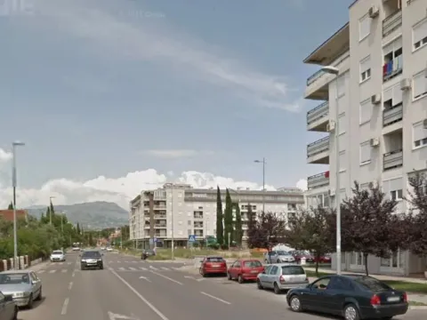 Rent, two bedroom apartment, 75m², Blok 9, Podgorica - image 2