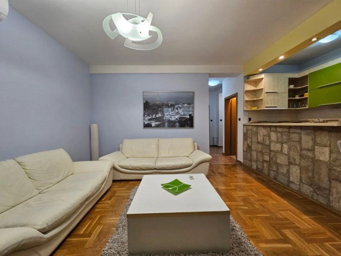 Izdavanje, dvosoban stan, 75m², Stari Aerodrom, Podgorica