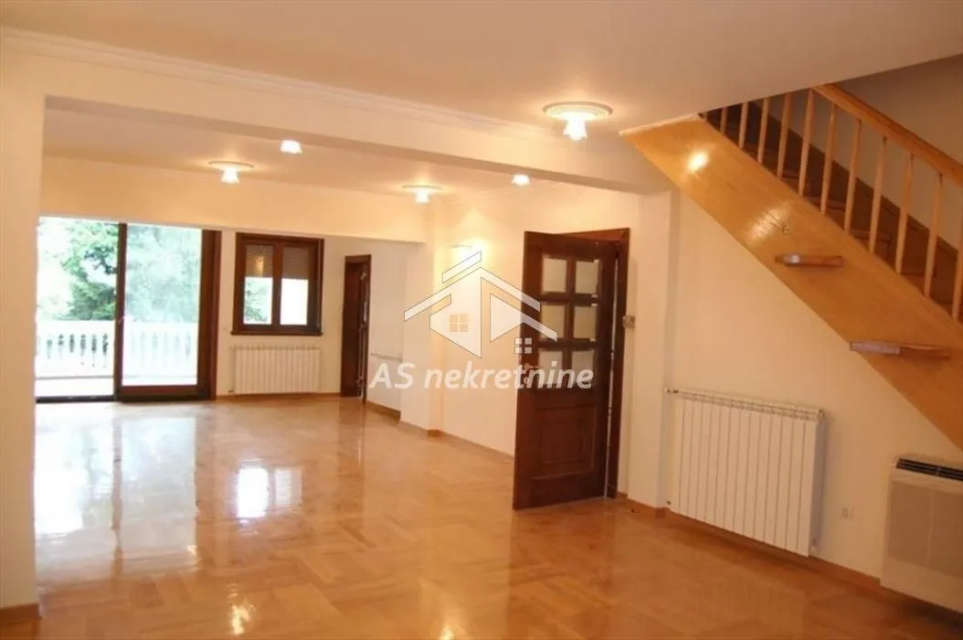 Rent, apartment, 250m², Savski Venac, Beograd