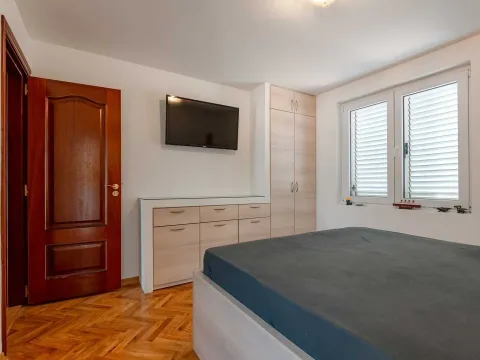 Sale, two bedroom apartment, 73m², Gospoština, Budva - image 11