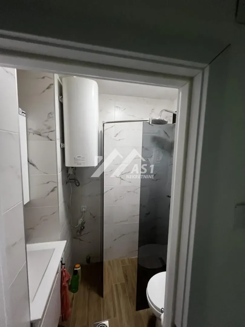 Izdavanje, dvosoban stan, 52m², Detelinara, Novi Sad Sve Podlokacije