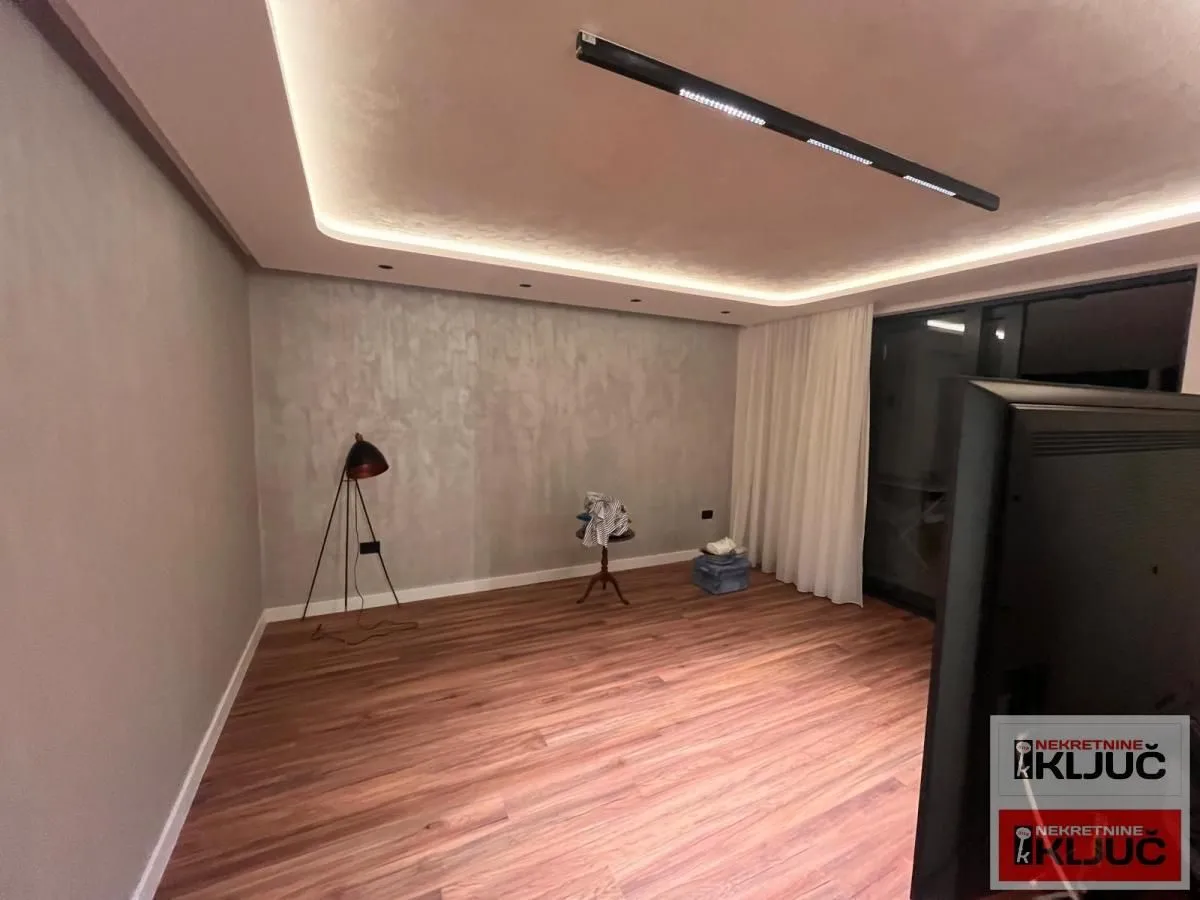 Prodaja, četvorosoban stan, 119m², Spens, Novi Sad Sve Podlokacije