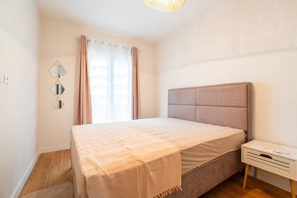 Izdavanje, jednosoban stan, 55m², Central Point, Podgorica