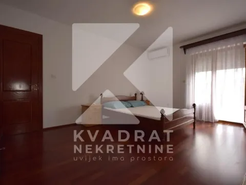 Rent, house, 200m², Dalmatinska ulica, Podgorica - image 9