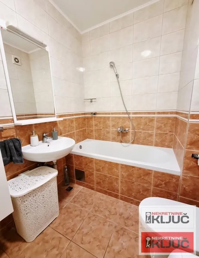 Prodaja, trosoban stan, 63m², Nova Detelinara, Novi Sad Sve Podlokacije