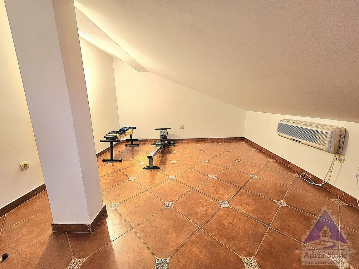Prodaja, trosoban stan, 83m², Gospoština, Budva