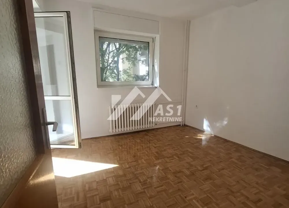 Izdavanje, dvosoban stan, 46m², Centar, Novi Sad