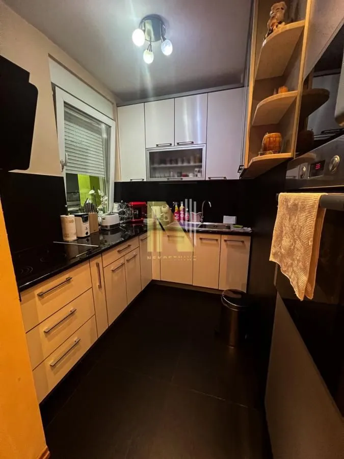 Prodaja, stan, 139m², Bulevar patrijarha Pavla, Novi Sad Sve Podlokacije