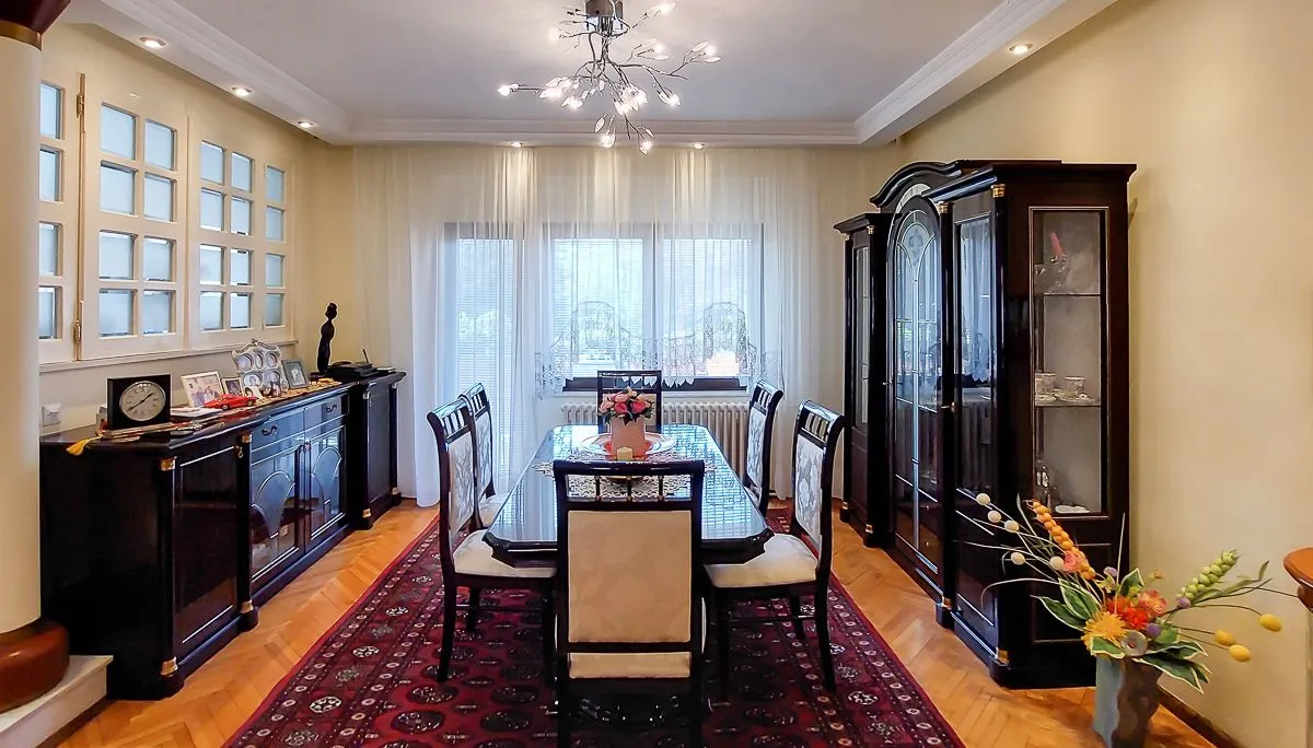 Prodaja, kuća, 295m², Sremčica, Beograd