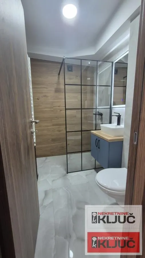Prodaja, trosoban stan, 58m², Cara Dušana, Novi Sad Sve Podlokacije