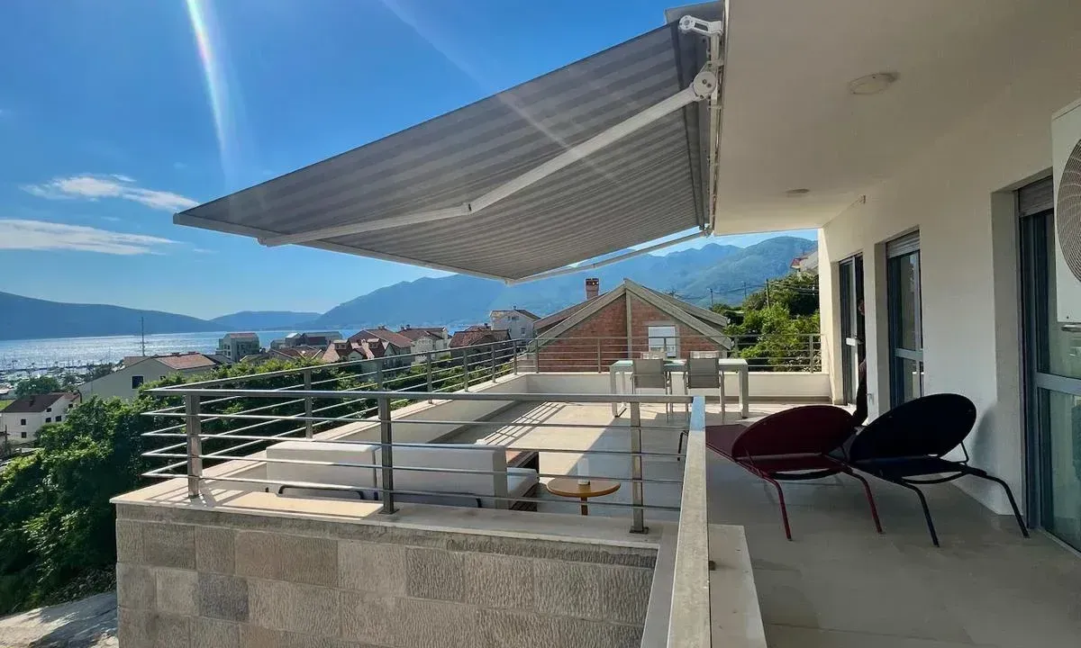 Izdavanje, stan, 123m², Tivat, Crna Gora
