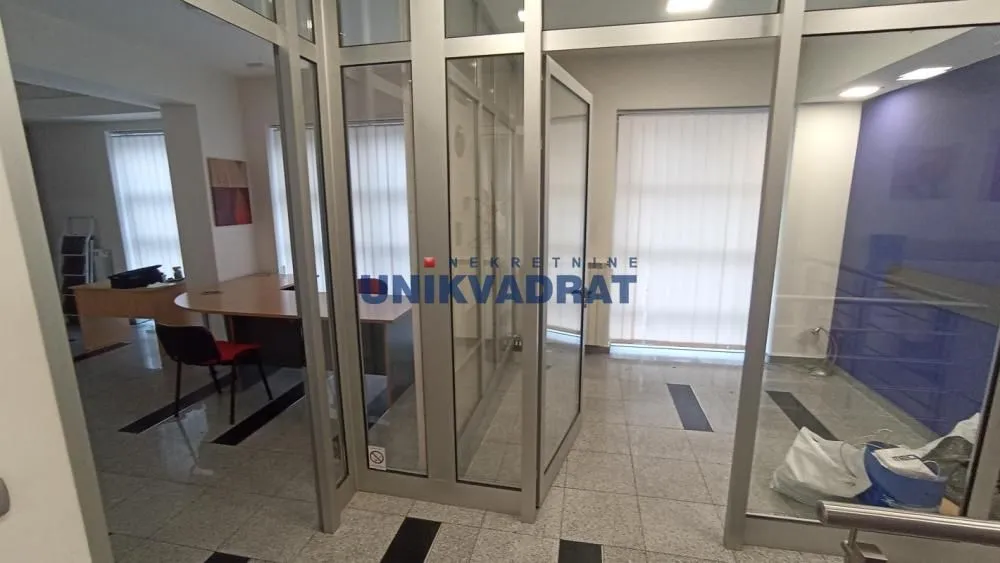 Rent, office space, 180m², Đeram Pijaca, Beograd