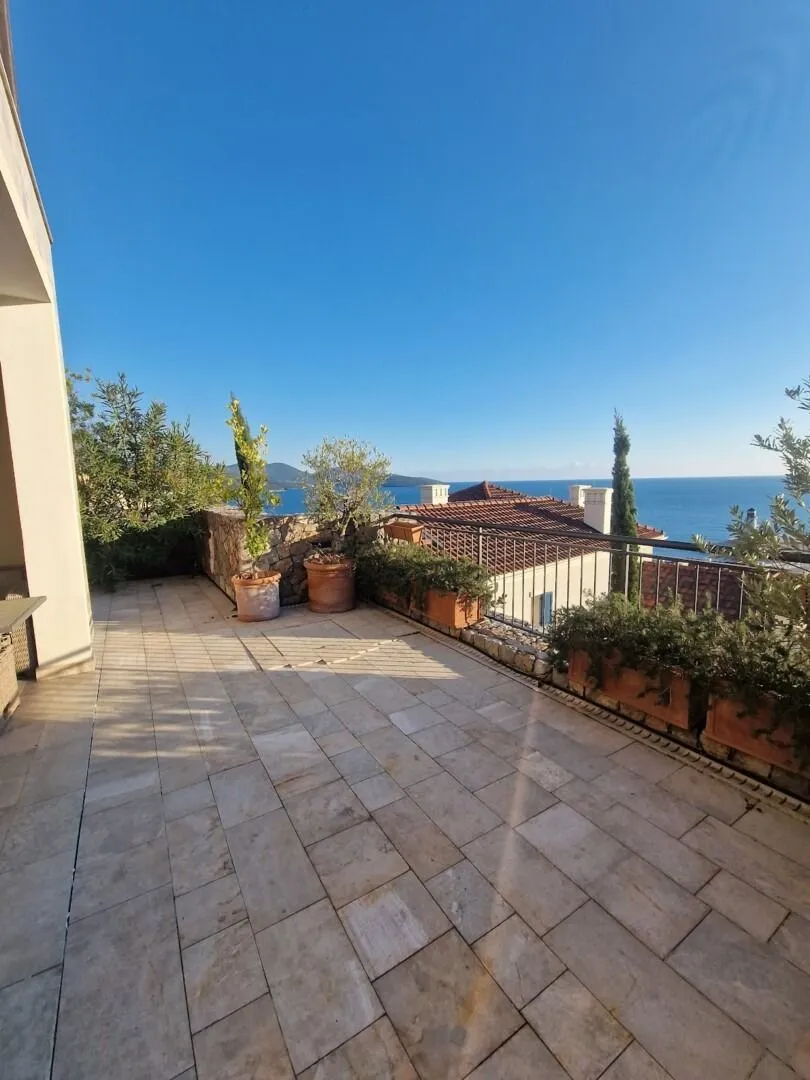 Prodaja, trosoban stan, 157m², Luštica Bay, Tivat