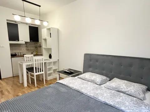 Daily-rent, apartment, 22m², City Kvart, Podgorica - image 9