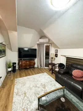 Rent, three bedroom apartment, 100m², Stari Aerodrom, Podgorica - image 2