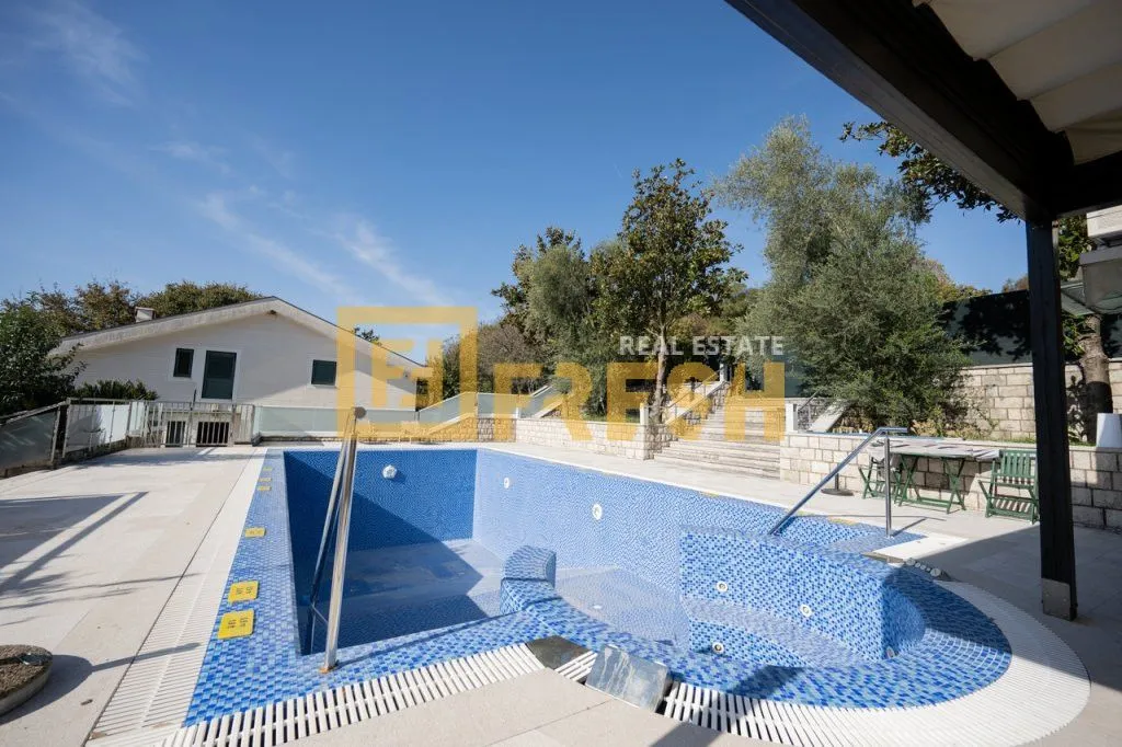 Rent, house, 380m², Mareza, Podgorica