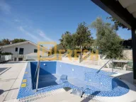 Izdavanje, kuća, 380m², Mareza, Podgorica - image 29