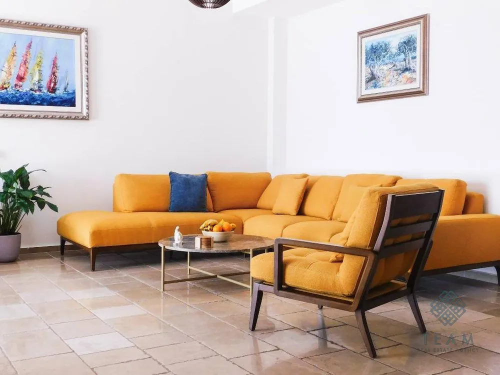 Izdavanje, kuća, 180m², Reževići, Budva