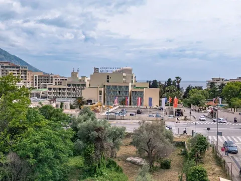 Sale, one bedroom apartment, 47m², Bečići, Budva - image 23