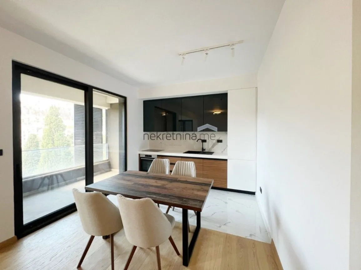 Prodaja, dvosoban stan, 86m², Centar, Podgorica