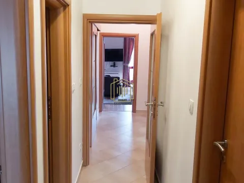 Izdavanje, dvosoban stan, 90m², Centar, Podgorica - image 8