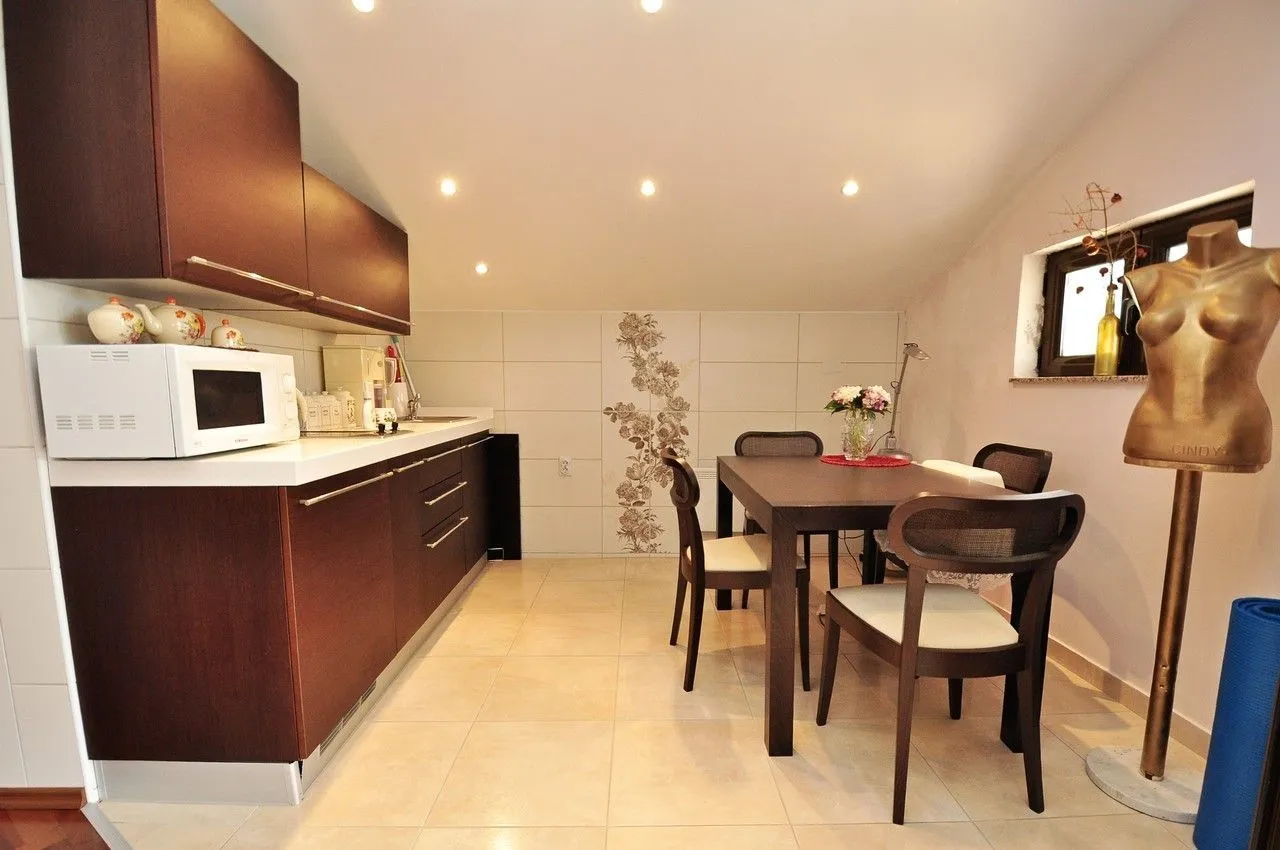 Prodaja, kuća, 222m², Donja Lastva, Tivat