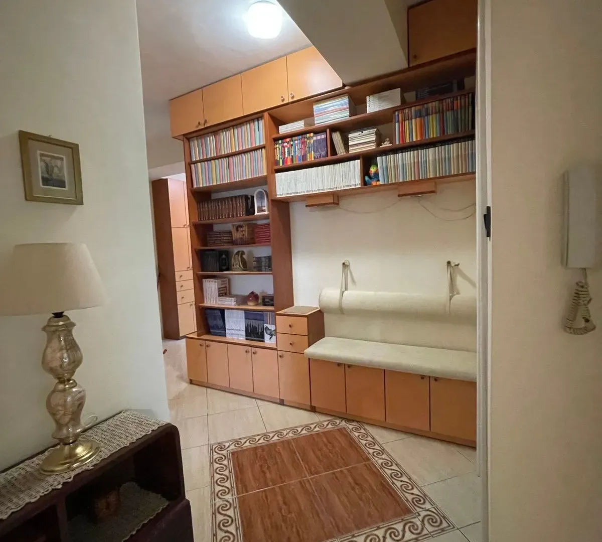 Izdavanje, dvosoban stan, 76m², Centar, Podgorica