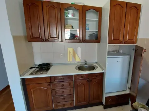 Izdavanje, garsonjera, 27m², Novi Sad, Srbija - image 5